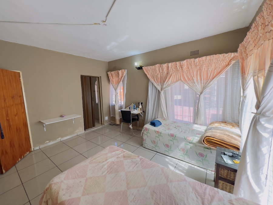 28 Bedroom Property for Sale in Kanyamazane Mpumalanga
