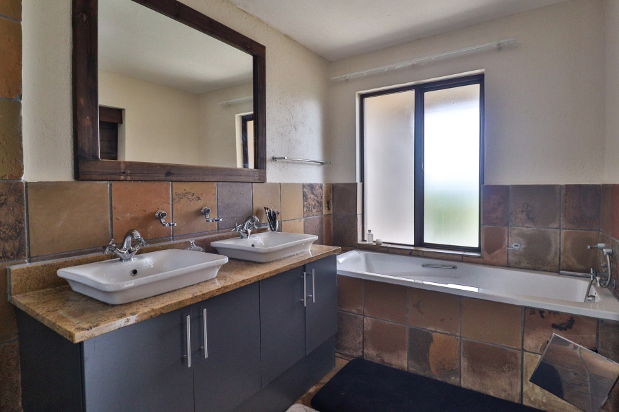 3 Bedroom Property for Sale in Nelspruit Ext 11 Mpumalanga