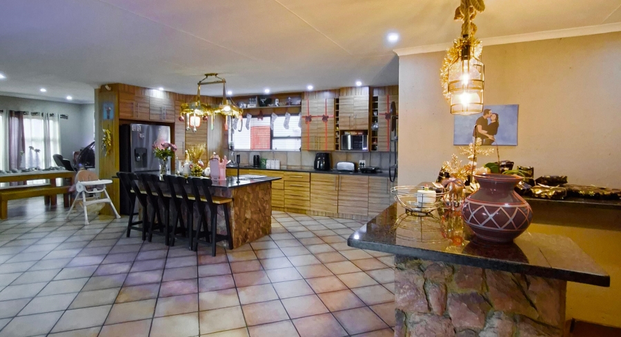 4 Bedroom Property for Sale in Golden Mile Mpumalanga