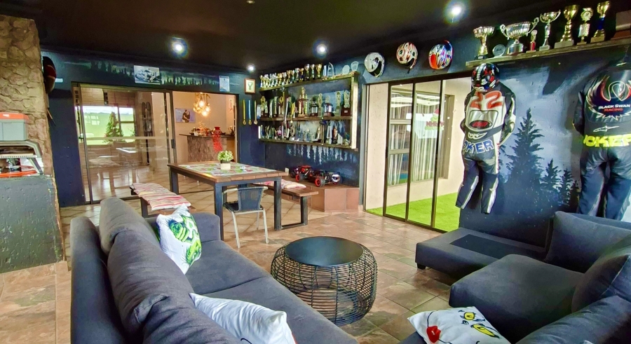 4 Bedroom Property for Sale in Golden Mile Mpumalanga