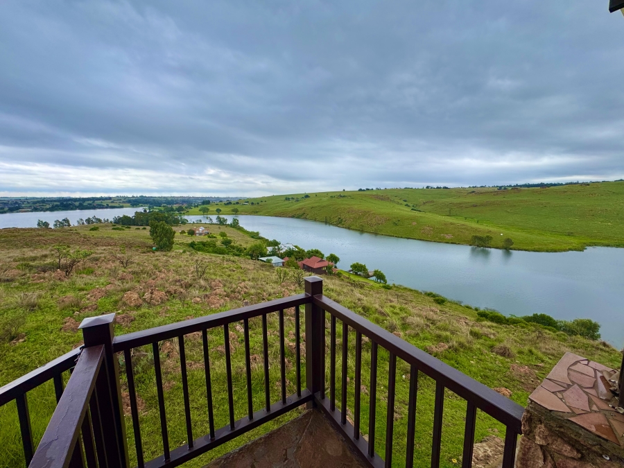 4 Bedroom Property for Sale in Golden Mile Mpumalanga