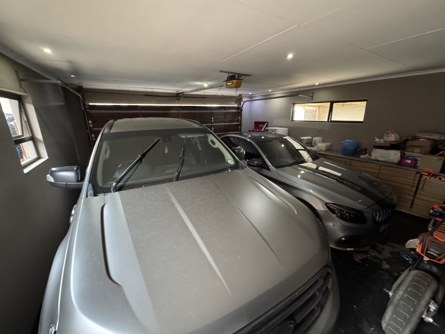 4 Bedroom Property for Sale in Golden Mile Mpumalanga