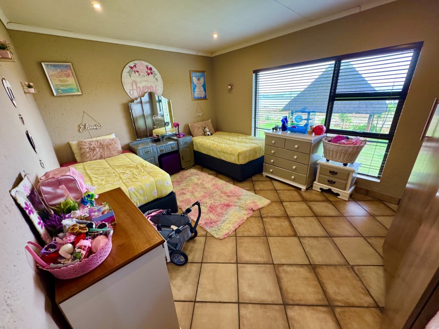 4 Bedroom Property for Sale in Golden Mile Mpumalanga