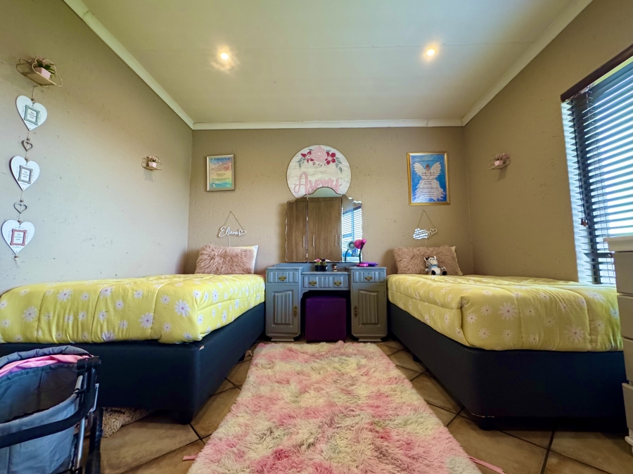 4 Bedroom Property for Sale in Golden Mile Mpumalanga