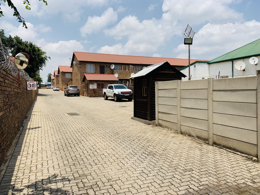 To Let 2 Bedroom Property for Rent in Middelburg Central Mpumalanga