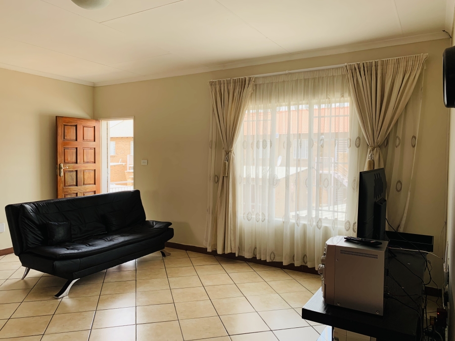 To Let 2 Bedroom Property for Rent in Middelburg Central Mpumalanga