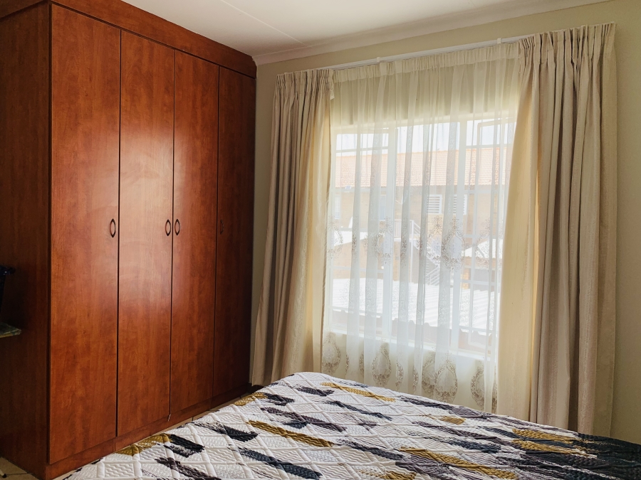 To Let 2 Bedroom Property for Rent in Middelburg Central Mpumalanga