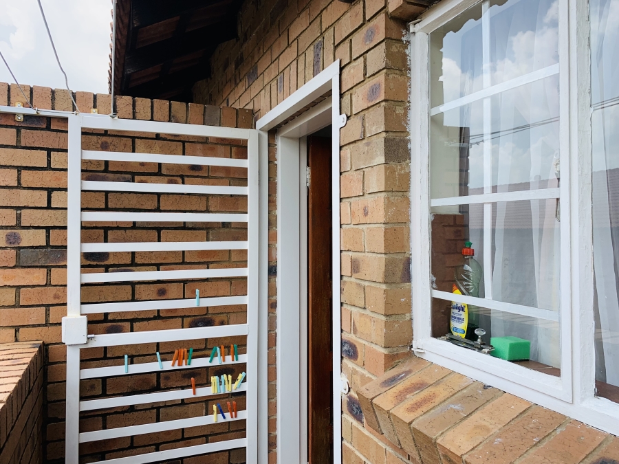 To Let 2 Bedroom Property for Rent in Middelburg Central Mpumalanga