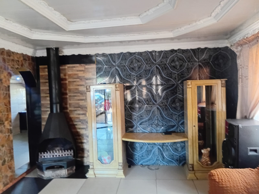 4 Bedroom Property for Sale in Mhluzi Mpumalanga