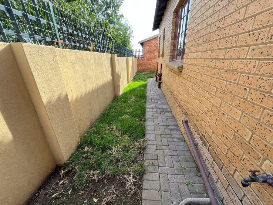 To Let 3 Bedroom Property for Rent in South View Mpumalanga