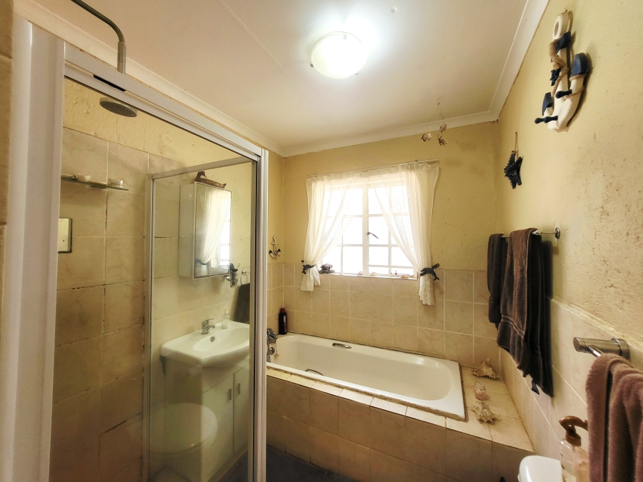 7 Bedroom Property for Sale in Komatipoort Mpumalanga