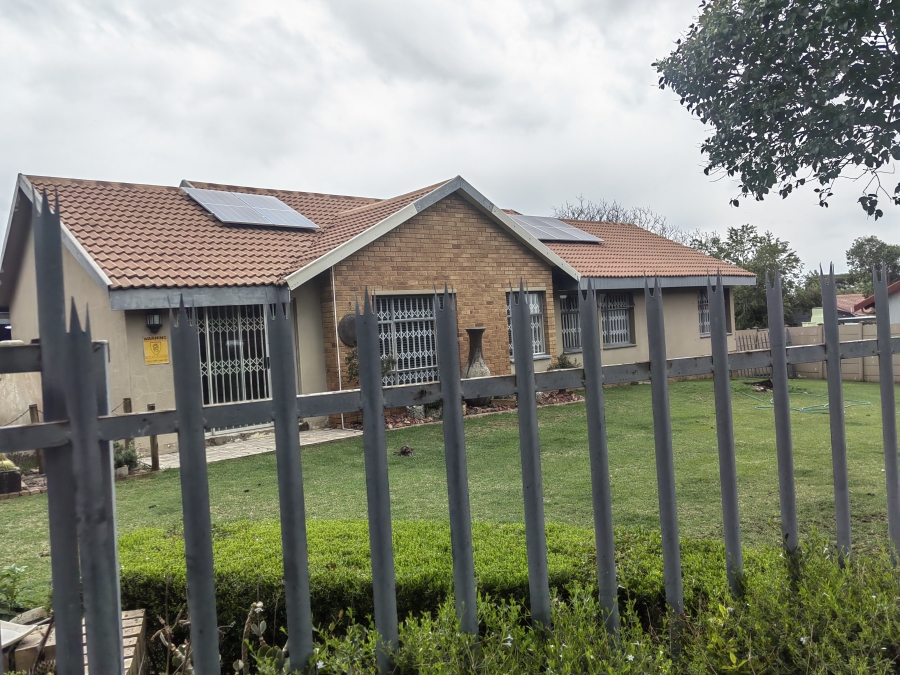 4 Bedroom Property for Sale in Sunset Park Mpumalanga