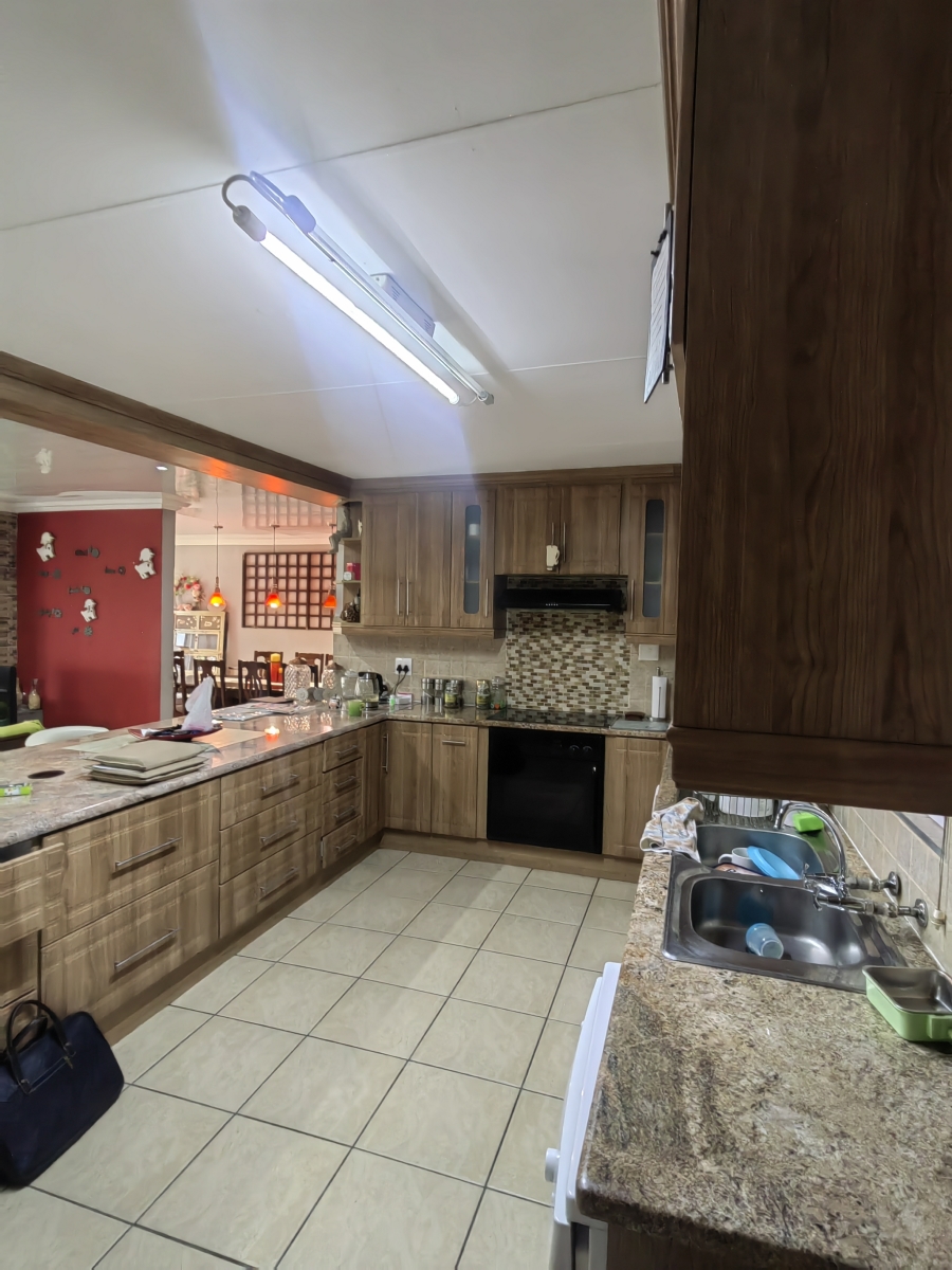 4 Bedroom Property for Sale in Sunset Park Mpumalanga