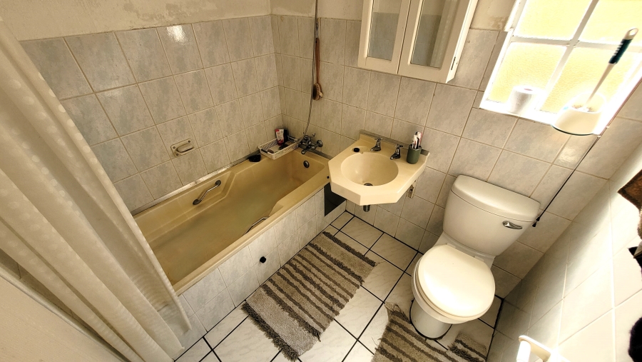 2 Bedroom Property for Sale in Nelspruit Ext 11 Mpumalanga