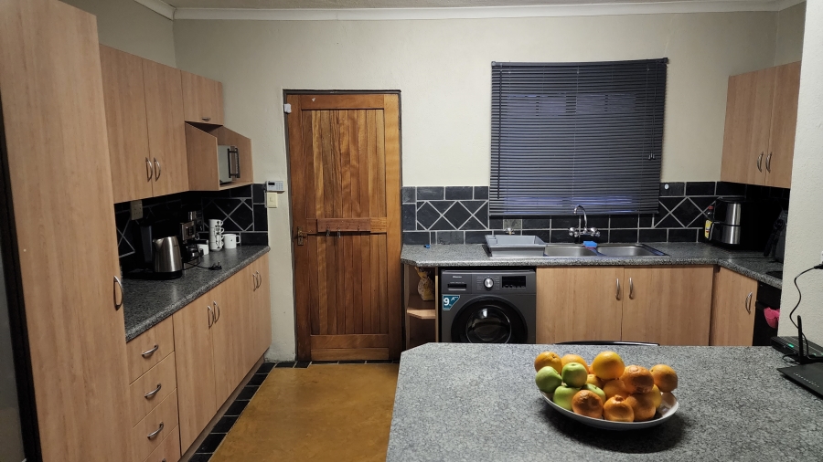 To Let 2 Bedroom Property for Rent in Nelspruit Ext 1 Mpumalanga