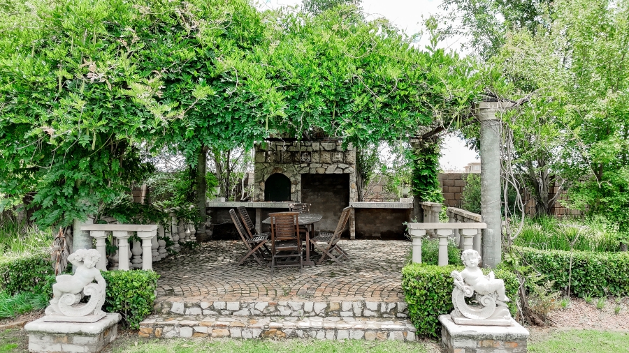 4 Bedroom Property for Sale in Kromdraai AH Mpumalanga