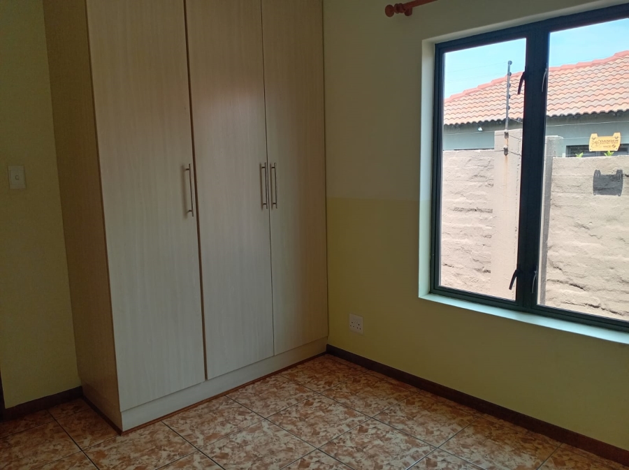 2 Bedroom Property for Sale in Noordrand Mpumalanga