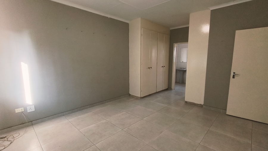 To Let 3 Bedroom Property for Rent in West Acres Mpumalanga