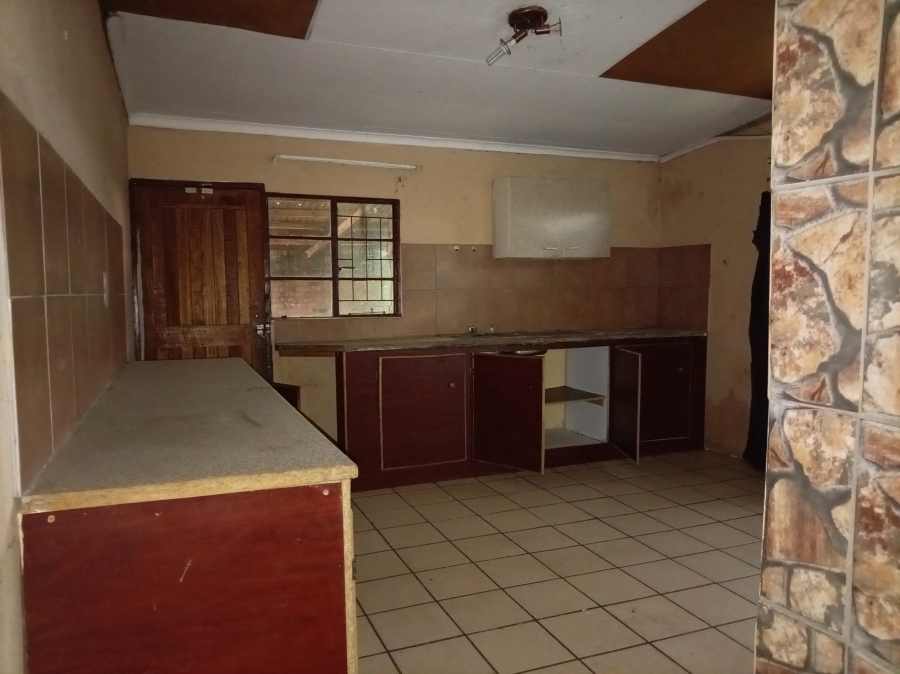 6 Bedroom Property for Sale in Standerton Mpumalanga