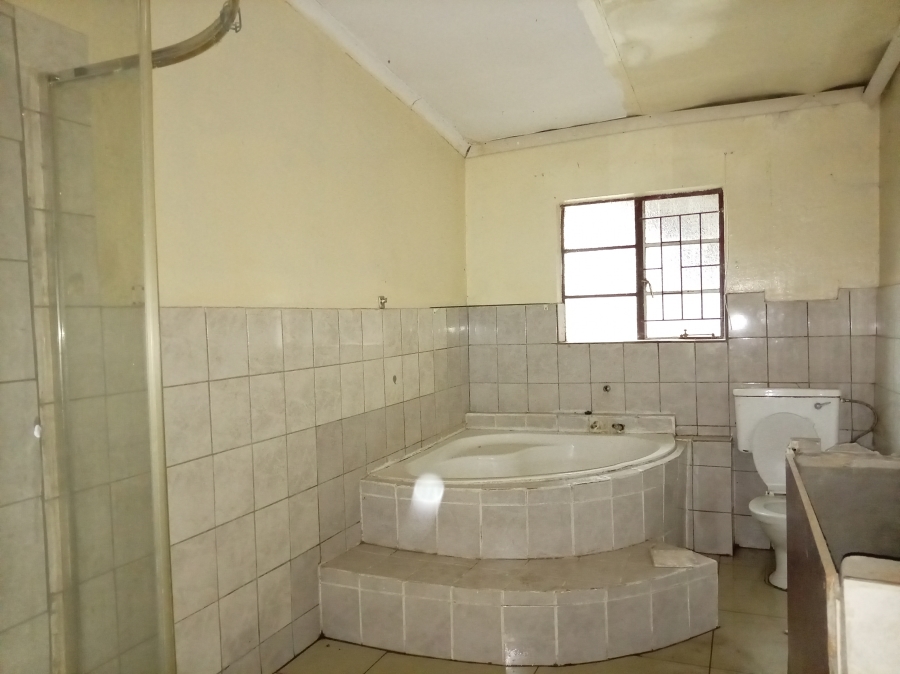 6 Bedroom Property for Sale in Standerton Mpumalanga