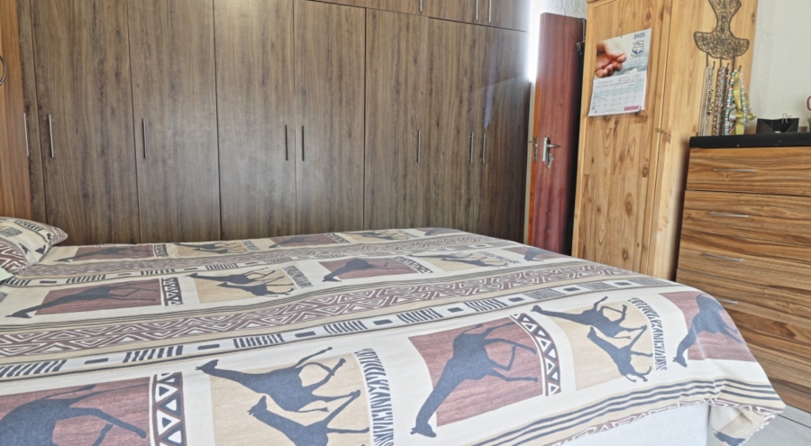 2 Bedroom Property for Sale in Marloth Park Mpumalanga