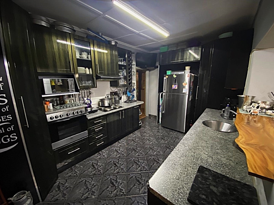 5 Bedroom Property for Sale in White River Ext 3 Mpumalanga