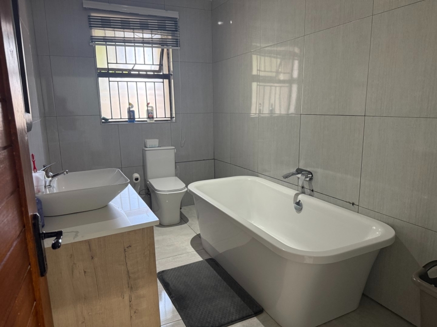 5 Bedroom Property for Sale in Hazyview Mpumalanga