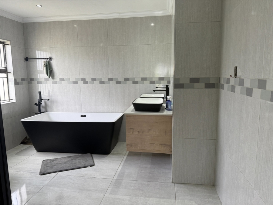 5 Bedroom Property for Sale in Hazyview Mpumalanga