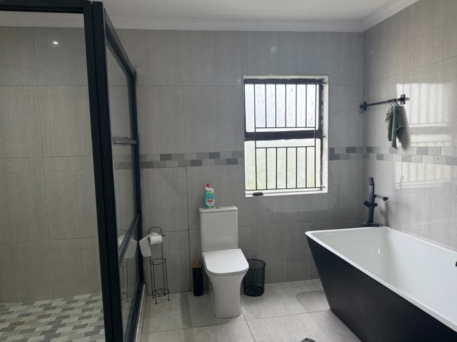 5 Bedroom Property for Sale in Hazyview Mpumalanga