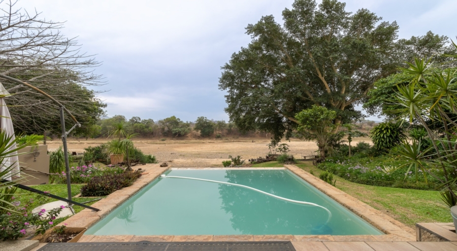 5 Bedroom Property for Sale in Malelane Mpumalanga