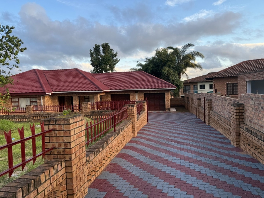 4 Bedroom Property for Sale in White River Ext 49 Mpumalanga