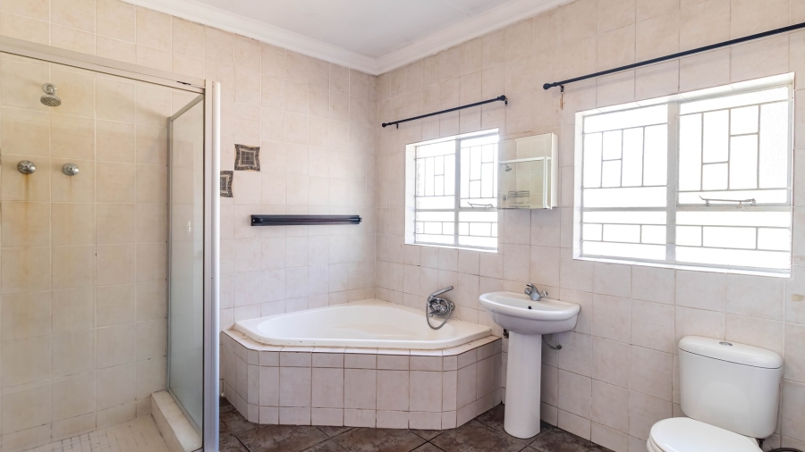 2 Bedroom Property for Sale in White River Mpumalanga