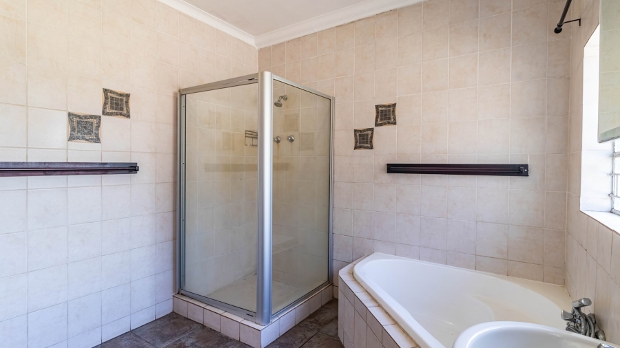 2 Bedroom Property for Sale in White River Mpumalanga