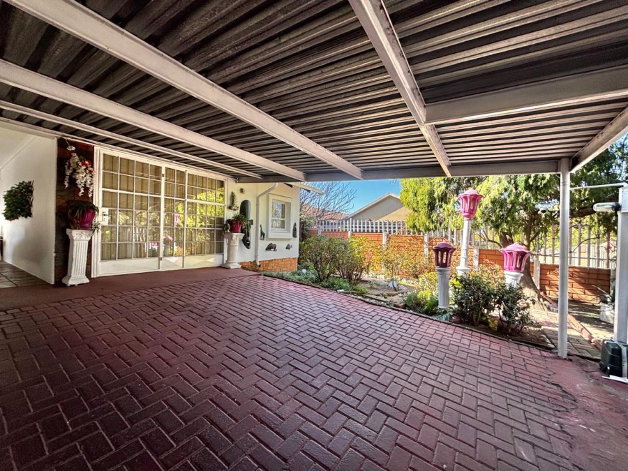 3 Bedroom Property for Sale in Noordrand Mpumalanga