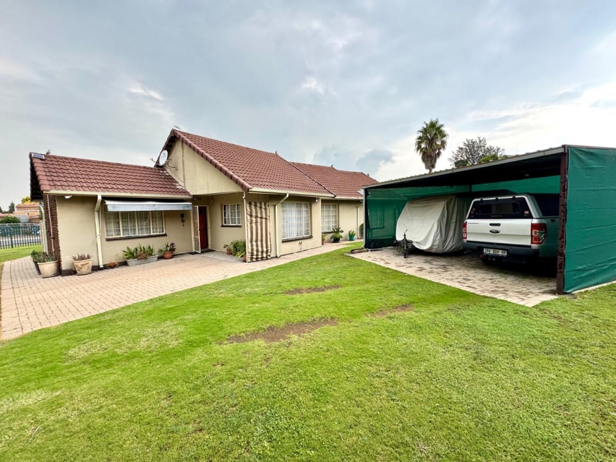 3 Bedroom Property for Sale in Secunda Mpumalanga