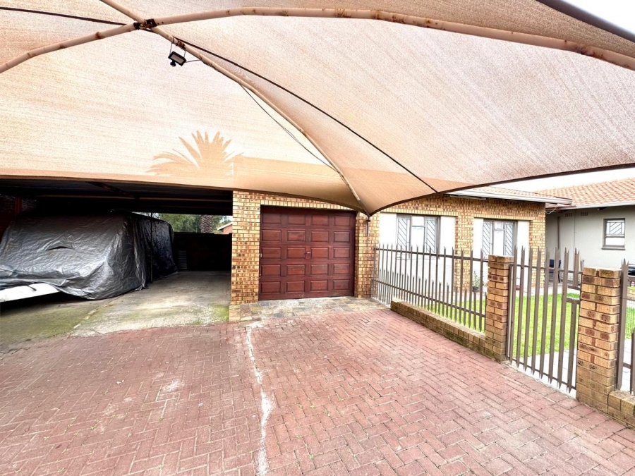 4 Bedroom Property for Sale in Secunda Mpumalanga