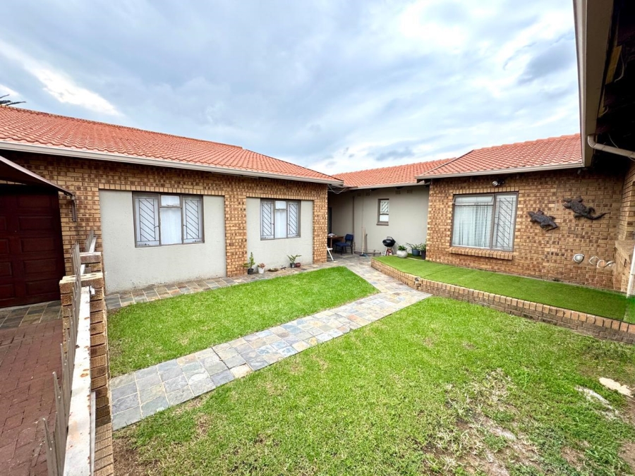 4 Bedroom Property for Sale in Secunda Mpumalanga