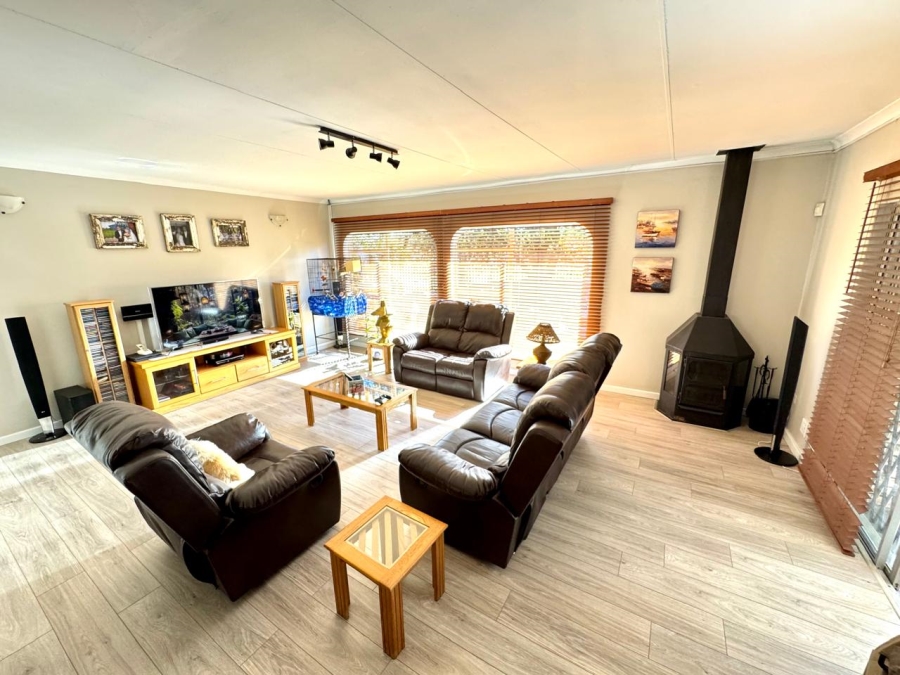 4 Bedroom Property for Sale in Suidheuwel Mpumalanga