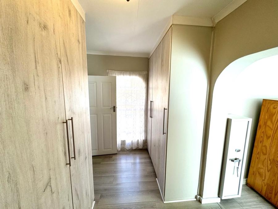 4 Bedroom Property for Sale in Suidheuwel Mpumalanga