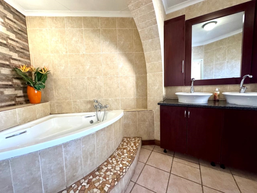 4 Bedroom Property for Sale in Suidheuwel Mpumalanga