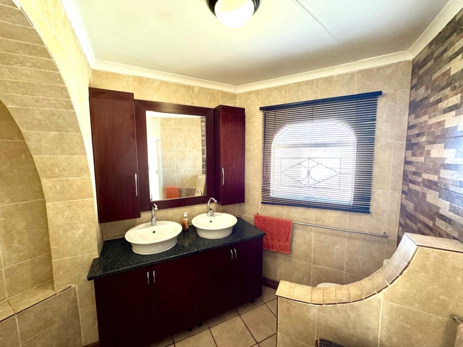 4 Bedroom Property for Sale in Suidheuwel Mpumalanga