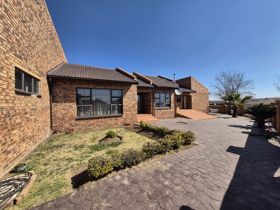 4 Bedroom Property for Sale in Kinross Mpumalanga
