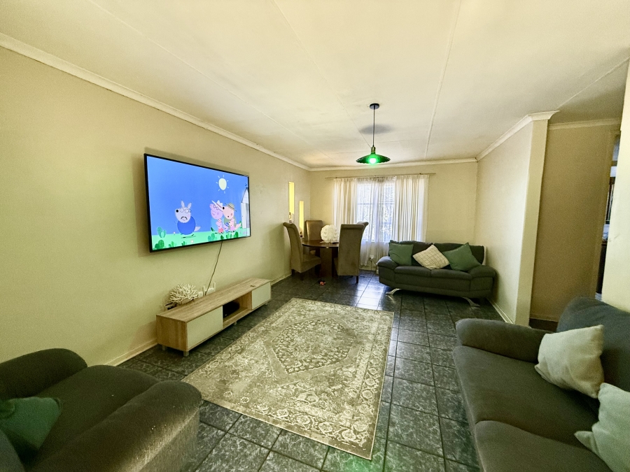 8 Bedroom Property for Sale in Cosmosrand Mpumalanga