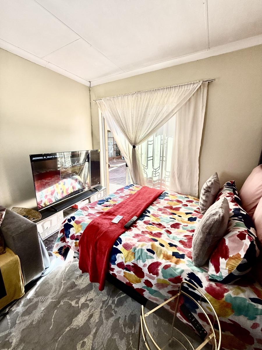 8 Bedroom Property for Sale in Cosmosrand Mpumalanga