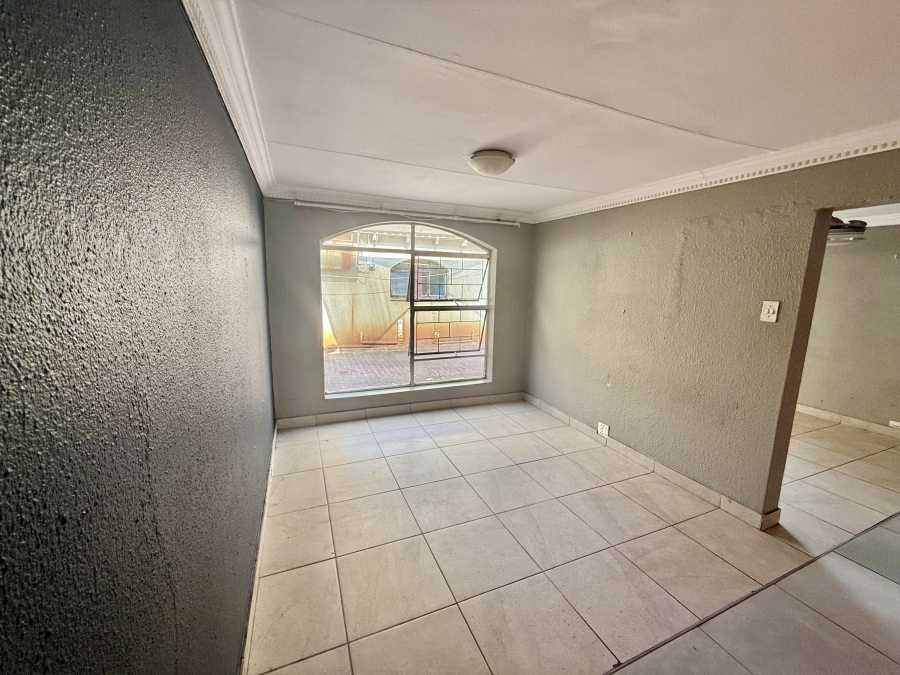 8 Bedroom Property for Sale in Cosmosrand Mpumalanga