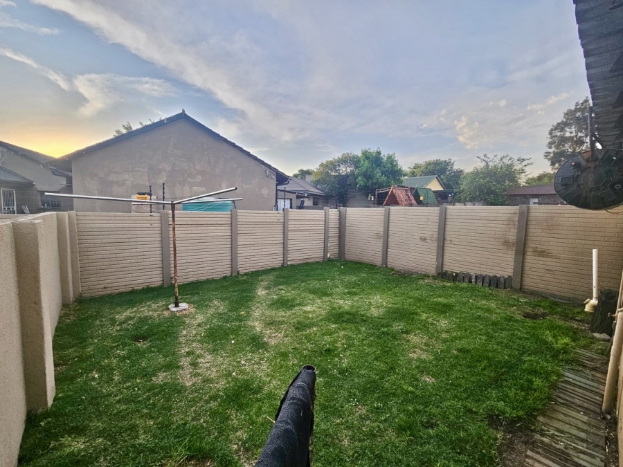 8 Bedroom Property for Sale in Cosmosrand Mpumalanga