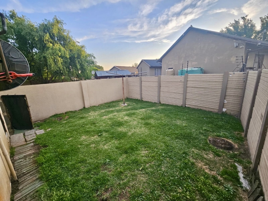 8 Bedroom Property for Sale in Cosmosrand Mpumalanga