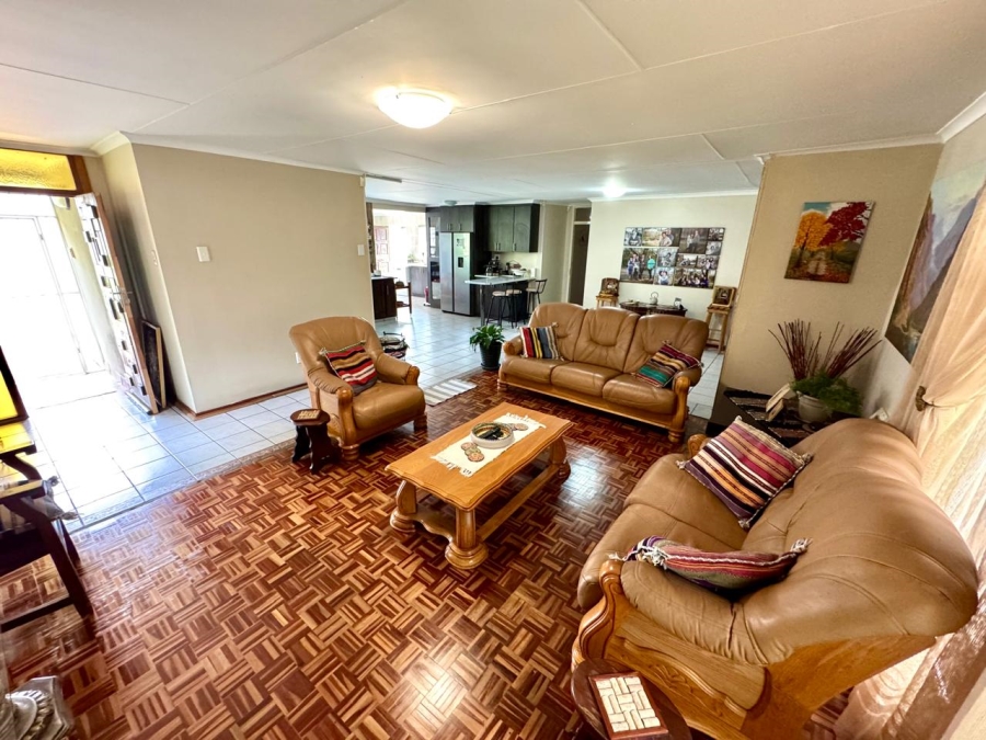4 Bedroom Property for Sale in Kruinpark Mpumalanga