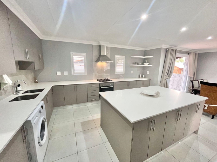 6 Bedroom Property for Sale in Kruinpark Mpumalanga