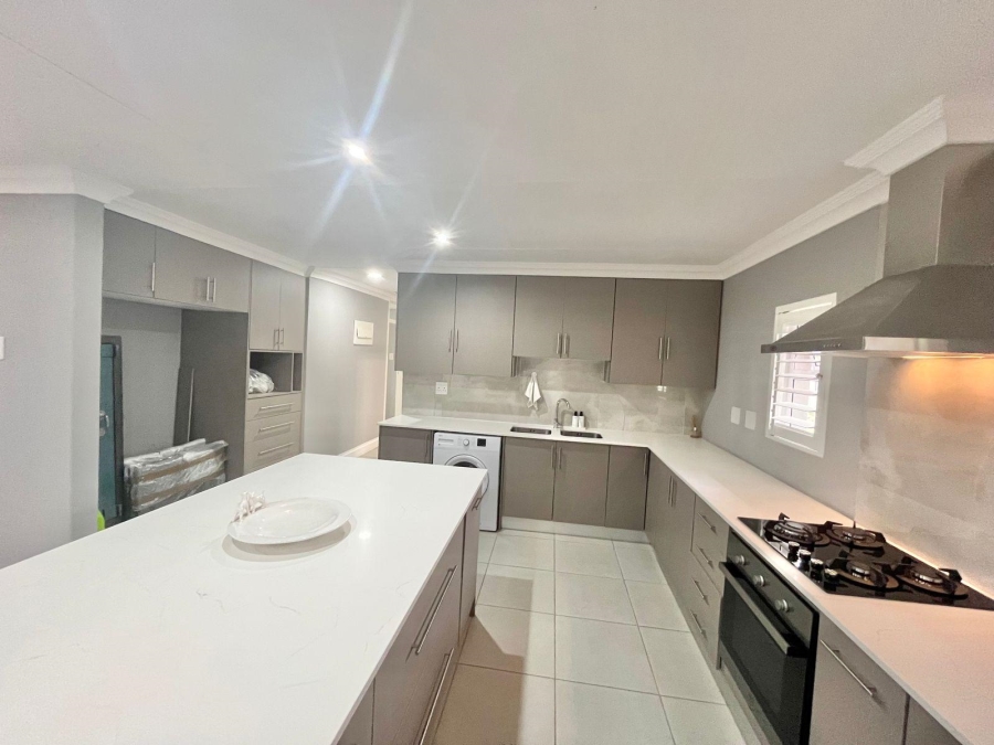 6 Bedroom Property for Sale in Kruinpark Mpumalanga